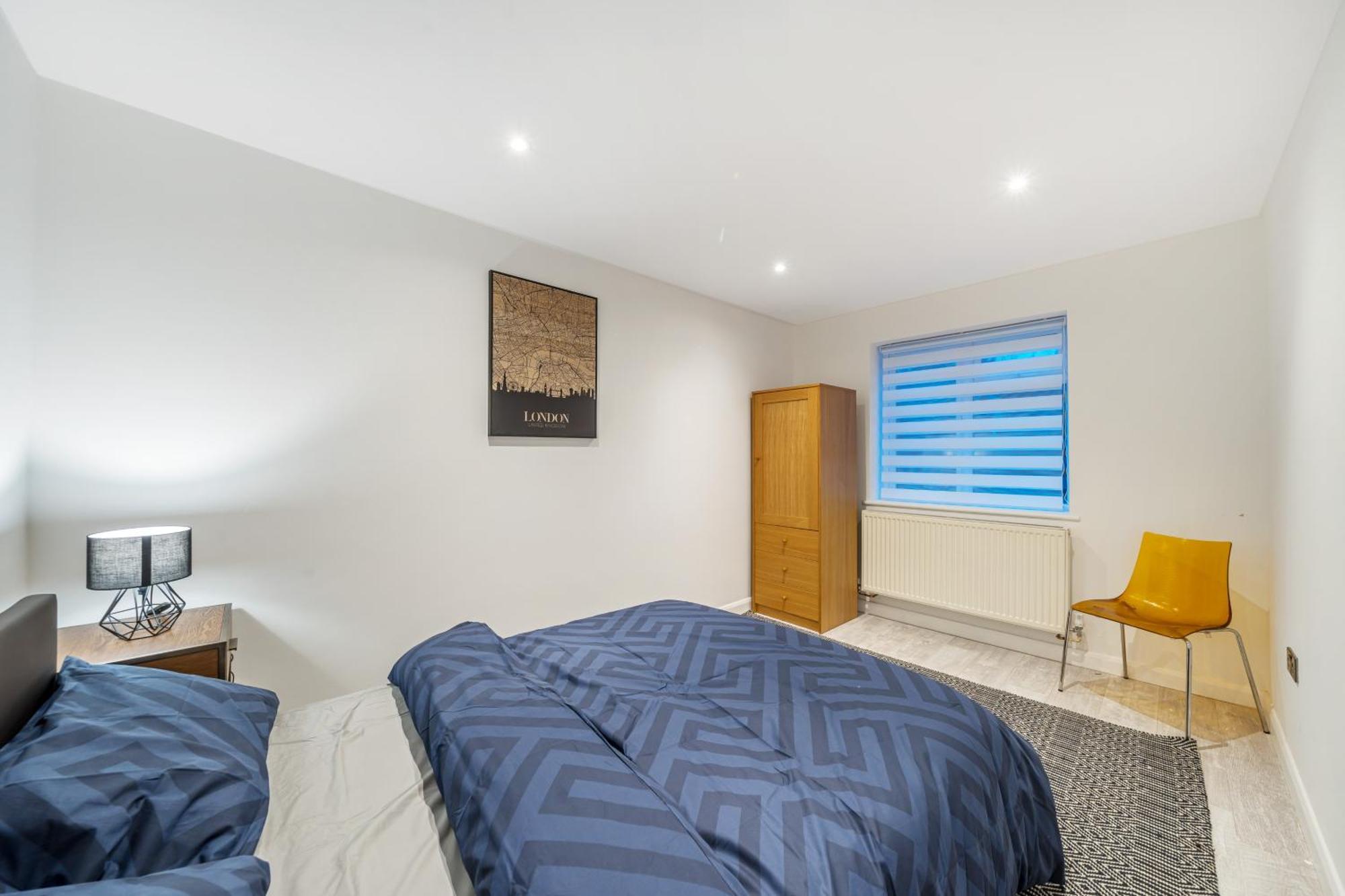 Two Bed Home In The Heart Of Egham Esterno foto